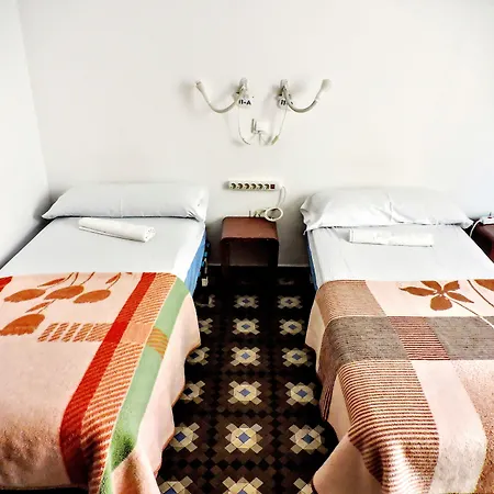 Hostal Youth By Feetup