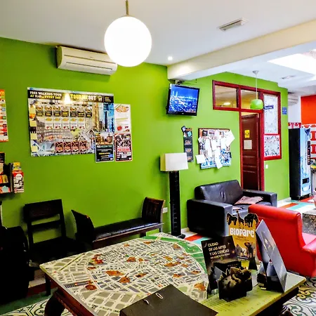 Youth By Feetup Hostal *