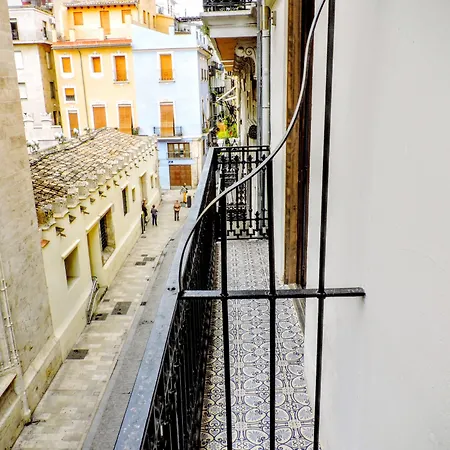 Hostal Youth By Feetup