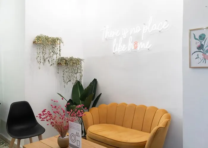 Hostel Youth By Feetup