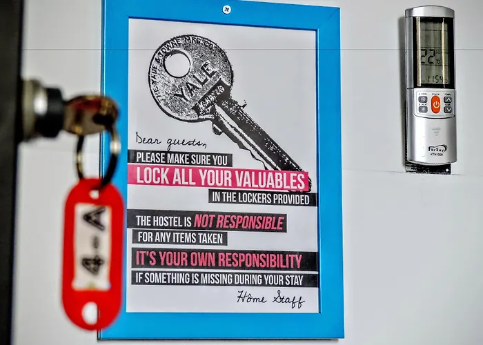 Hostel Youth By Feetup