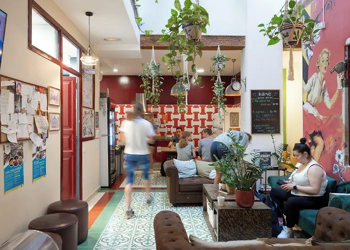 Hostel Youth By Feetup *